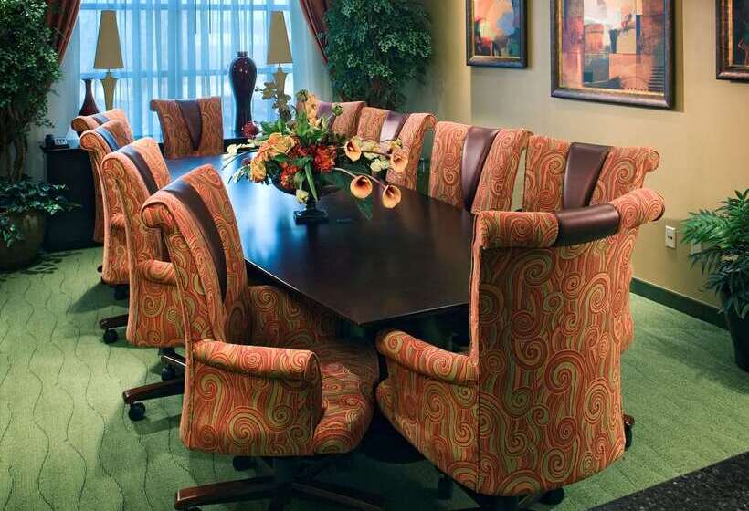 هتل Embassy Suites By Hilton E Peoria Riverfront Conf Center