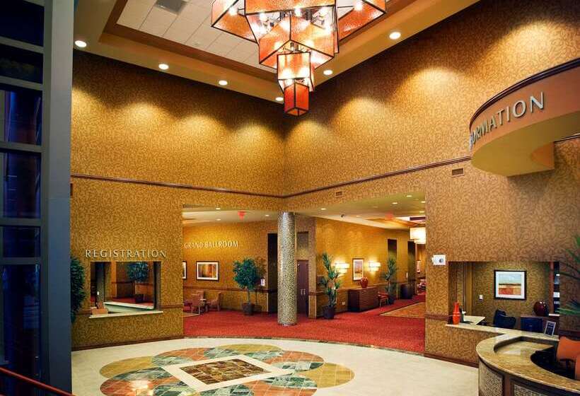 هتل Embassy Suites By Hilton E Peoria Riverfront Conf Center