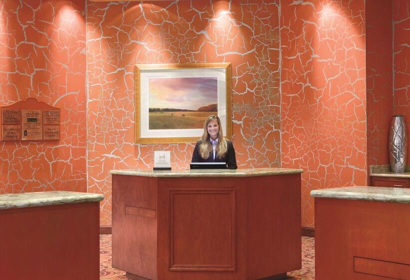 هتل Embassy Suites By Hilton E Peoria Riverfront Conf Center