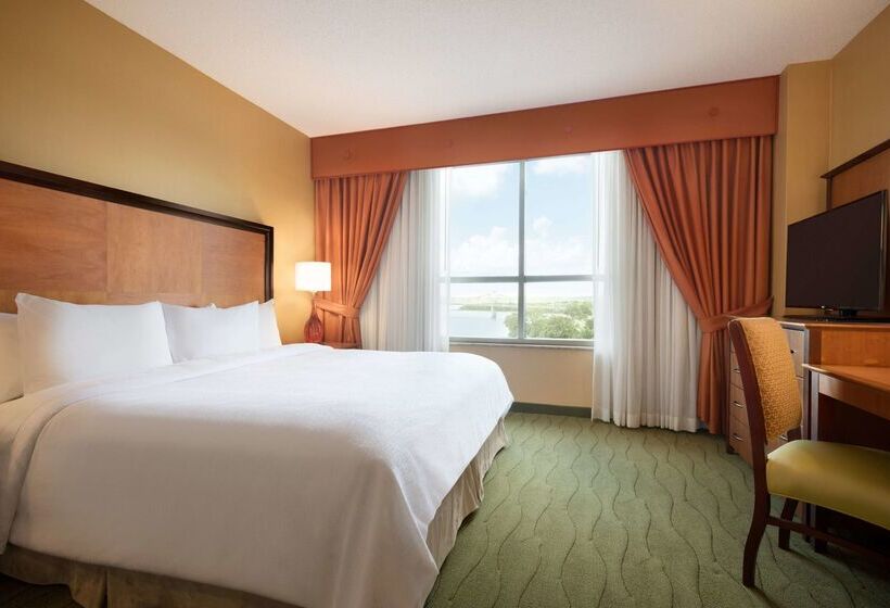 هتل Embassy Suites By Hilton E Peoria Riverfront Conf Center