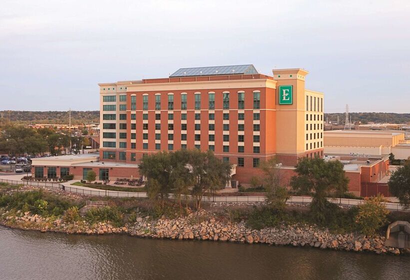 هتل Embassy Suites By Hilton E Peoria Riverfront Conf Center