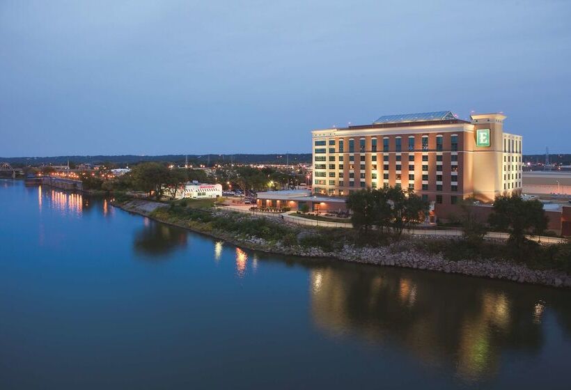 هتل Embassy Suites By Hilton E Peoria Riverfront Conf Center