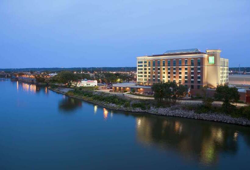 هتل Embassy Suites By Hilton E Peoria Riverfront Conf Center