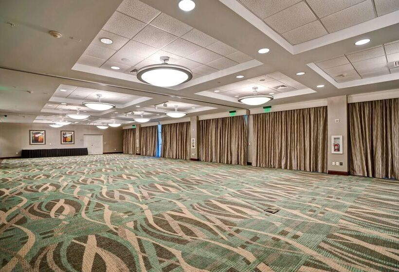 فندق Embassy Suites By Hilton Fort Myers Estero