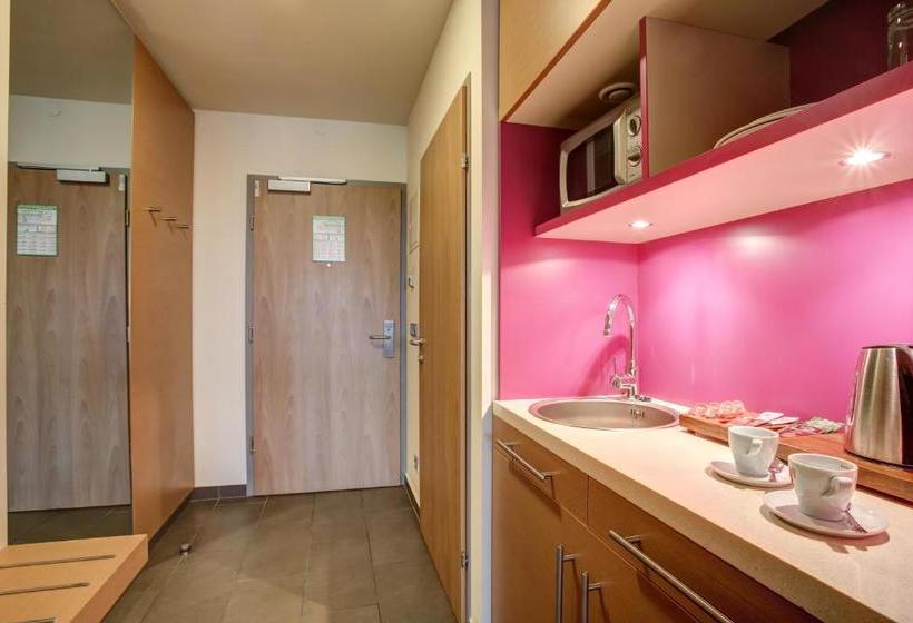 호텔 Fourside  & Suites Vienna