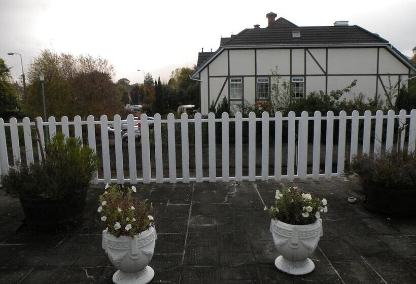Отель Harmony Inn Kingscourt