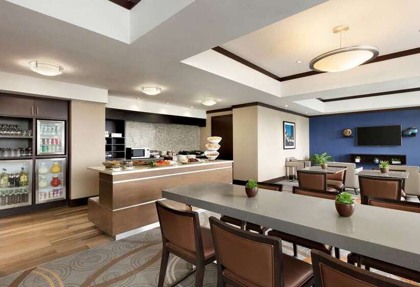 هتل Hilton Baltimore Bwi Airport