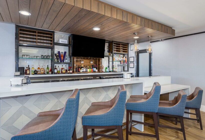 هتل Hilton Garden Inn Albuquerque / Journal Center