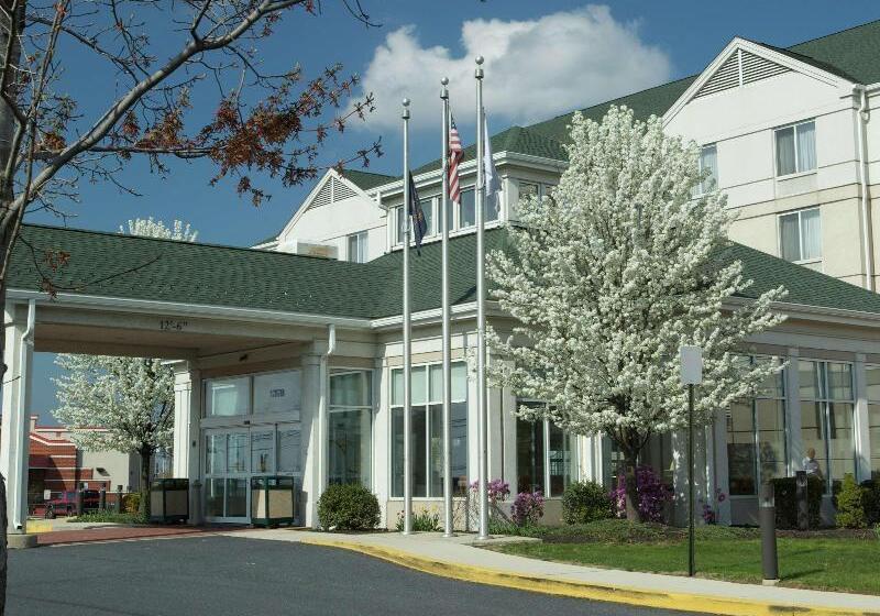 هتل Hilton Garden Inn Allentown Bethlehem Airport