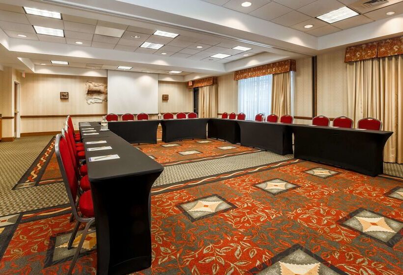 هتل Hilton Garden Inn Anchorage