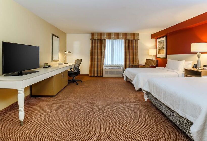 هتل Hilton Garden Inn Anchorage