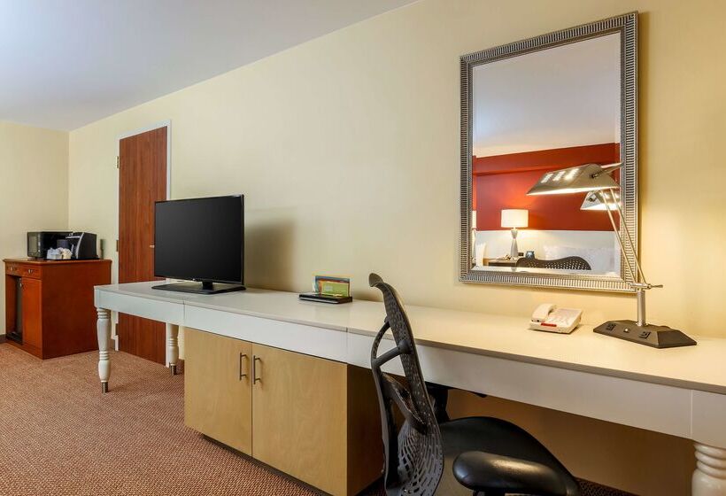 هتل Hilton Garden Inn Anchorage