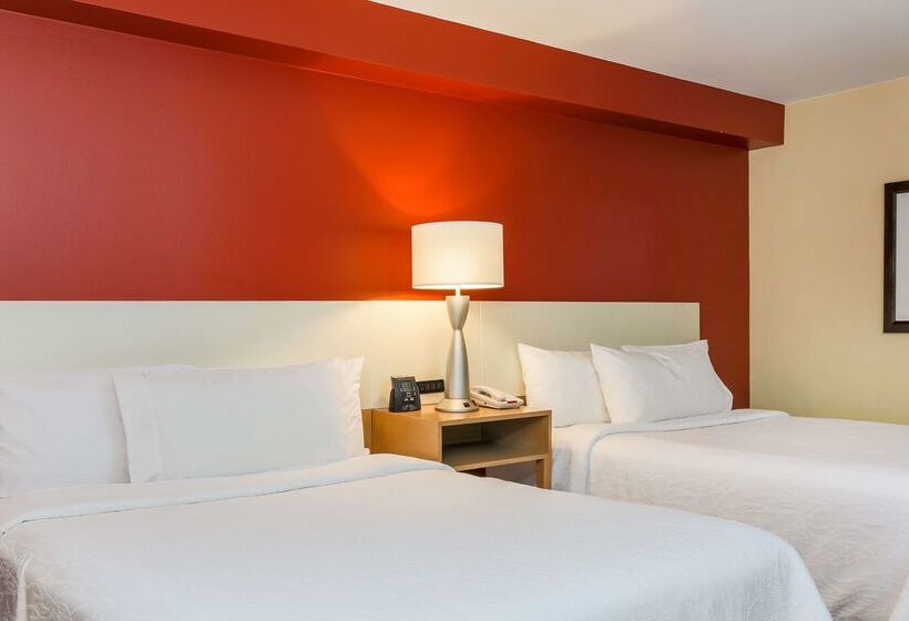 هتل Hilton Garden Inn Anchorage