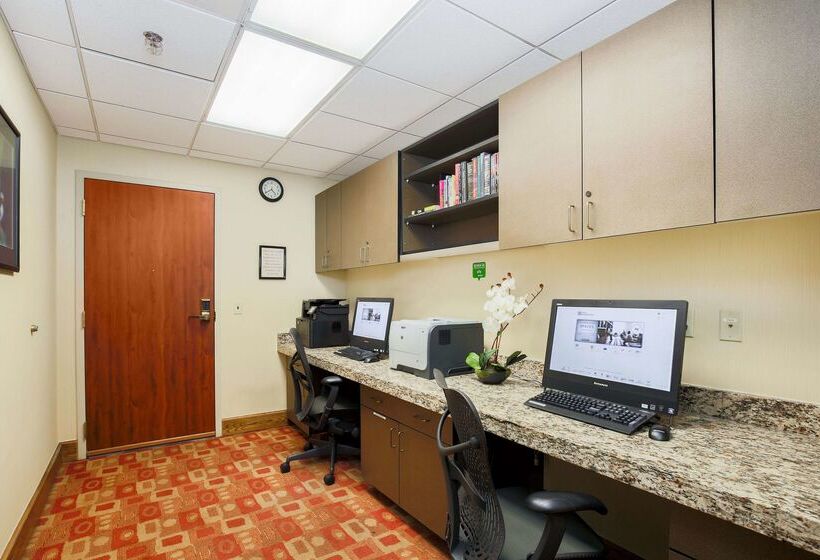 هتل Hilton Garden Inn Anchorage
