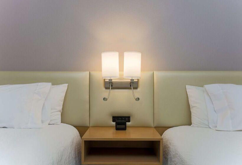 فندق Hilton Garden Inn Bakersfield