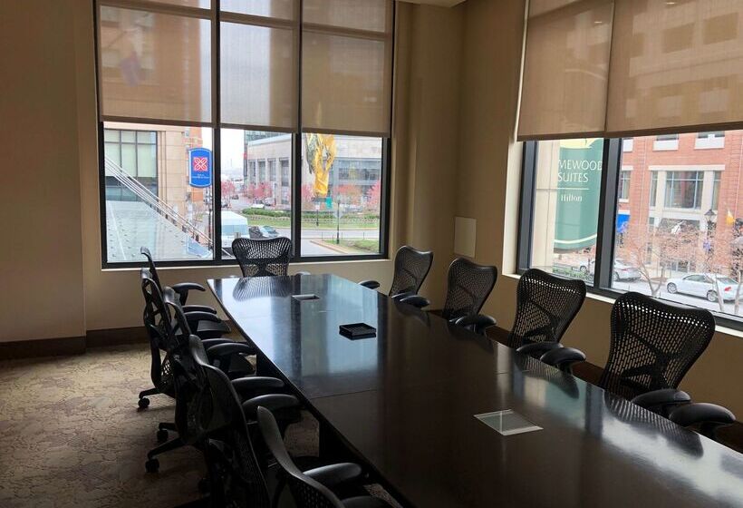 هتل Hilton Garden Inn Baltimore Inner Harbor