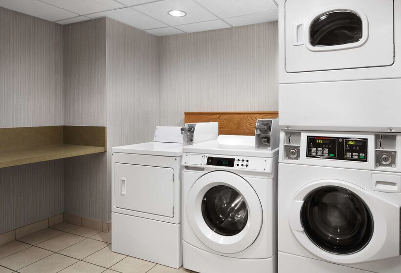 هتل Hilton Garden Inn Beaufort