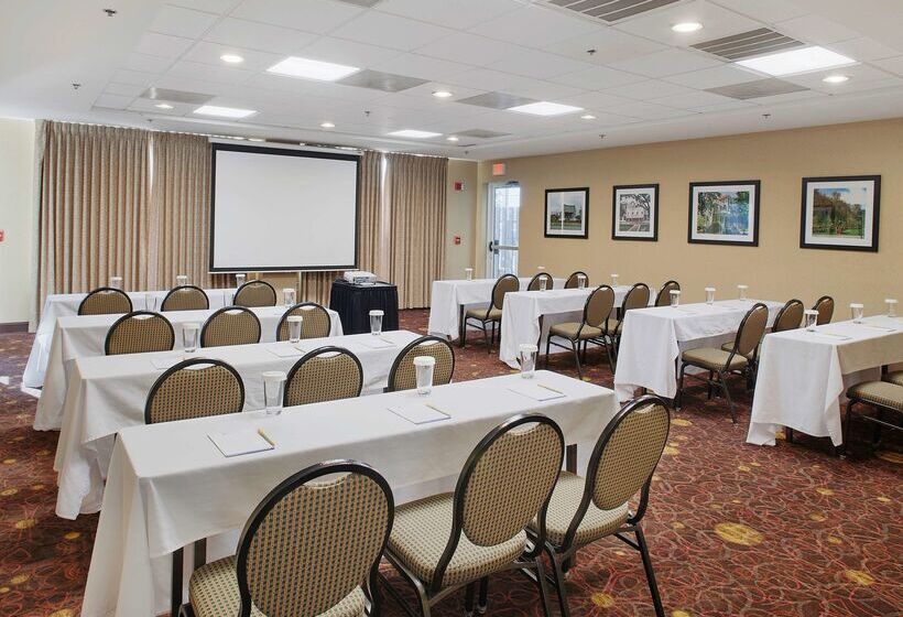 هتل Hilton Garden Inn Bentonville Rogers