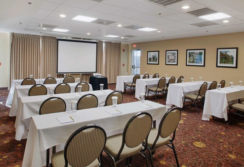 هتل Hilton Garden Inn Bentonville Rogers