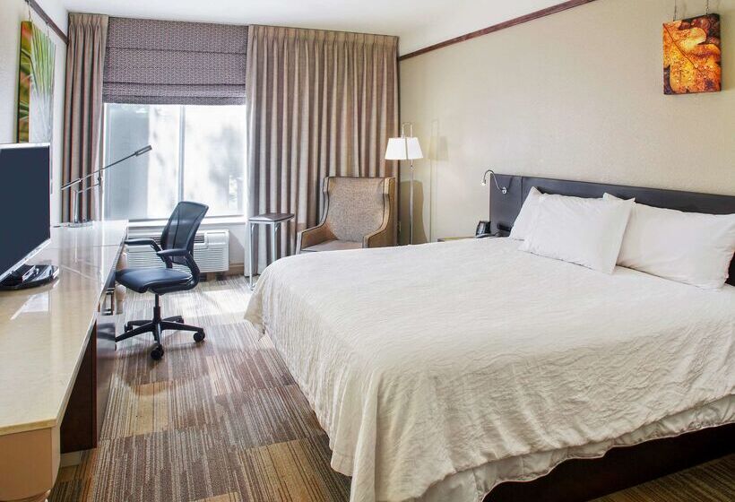 هتل Hilton Garden Inn Bentonville Rogers