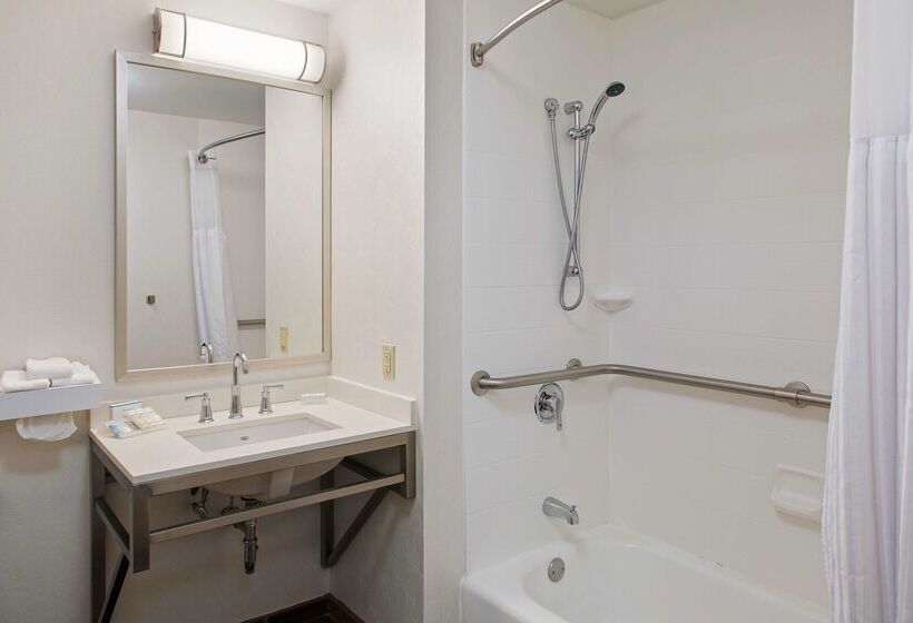 هتل Hilton Garden Inn Bentonville Rogers