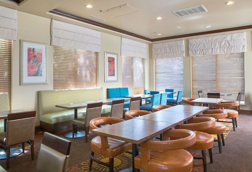 هتل Hilton Garden Inn Bentonville Rogers