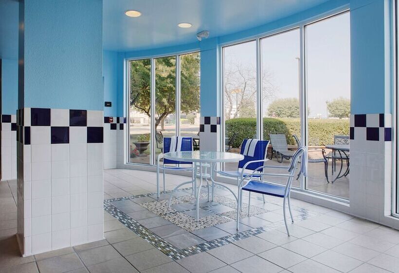 هتل Hilton Garden Inn Bentonville Rogers