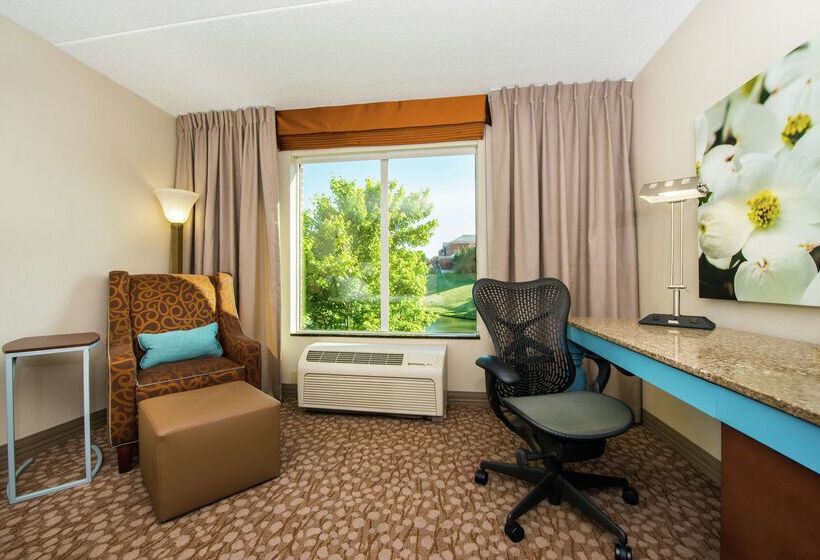 هتل Hilton Garden Inn Charlottesville