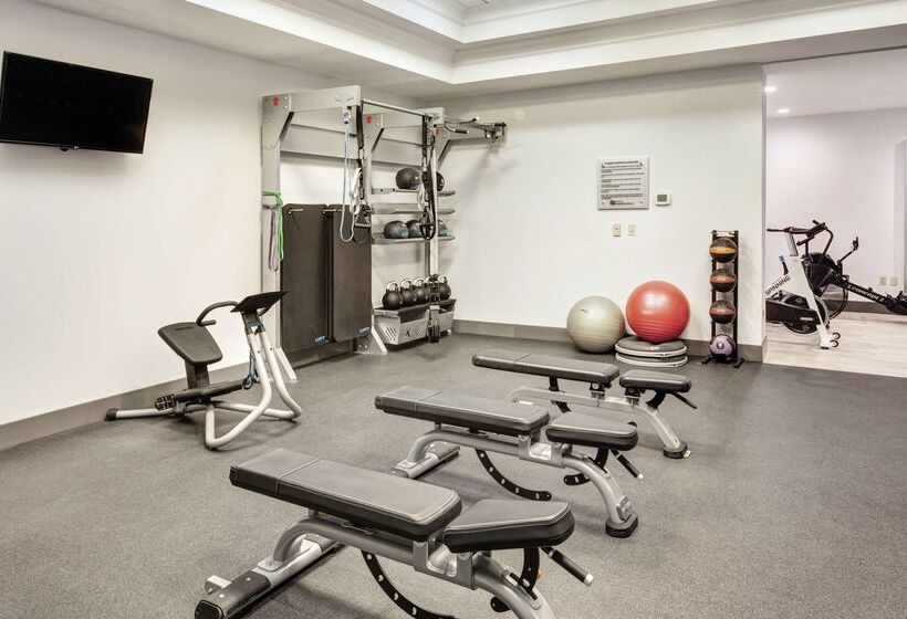 בית מלון כפרי Hilton Garden Inn Chicago North Shore / Evanston
