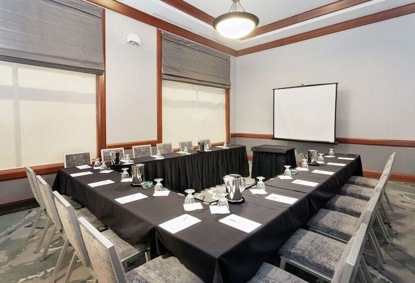 בית מלון כפרי Hilton Garden Inn Chicago North Shore / Evanston
