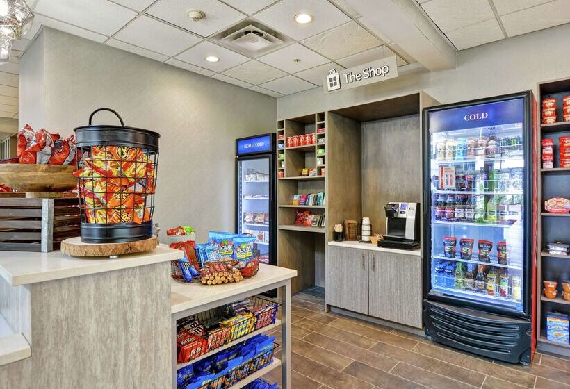 هتل Hilton Garden Inn Conway