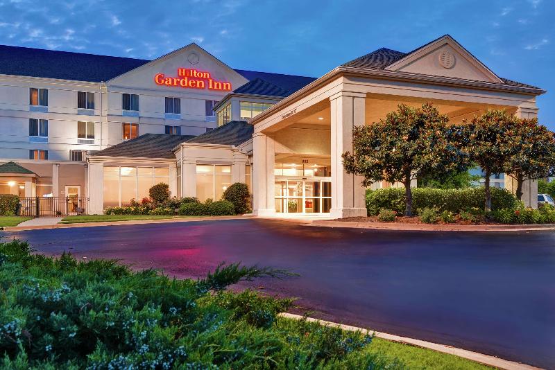 هتل Hilton Garden Inn Conway
