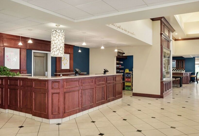هتل Hilton Garden Inn Dubuque Downtown