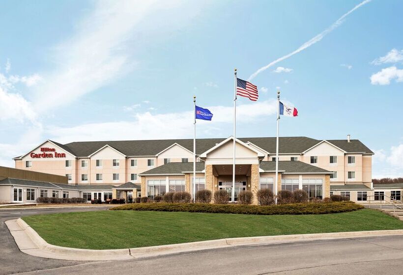 هتل Hilton Garden Inn Dubuque Downtown