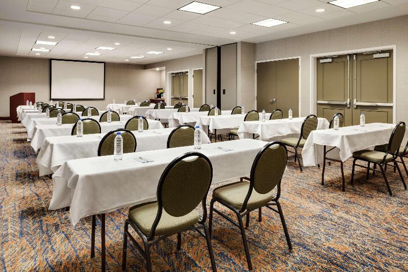 هتل Hilton Garden Inn Dubuque Downtown