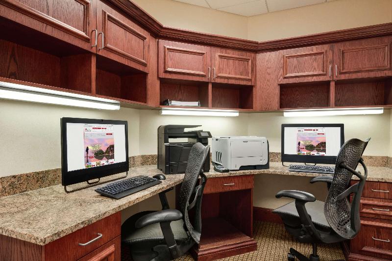 هتل Hilton Garden Inn Dubuque Downtown