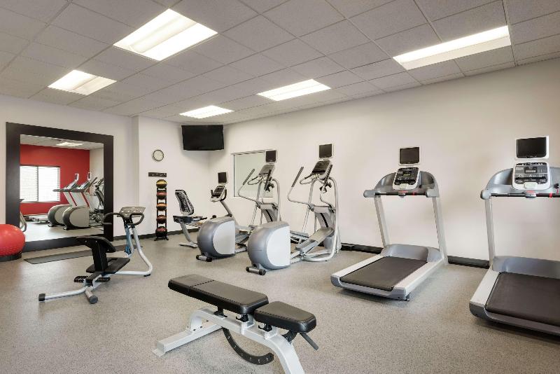 هتل Hilton Garden Inn Dubuque Downtown
