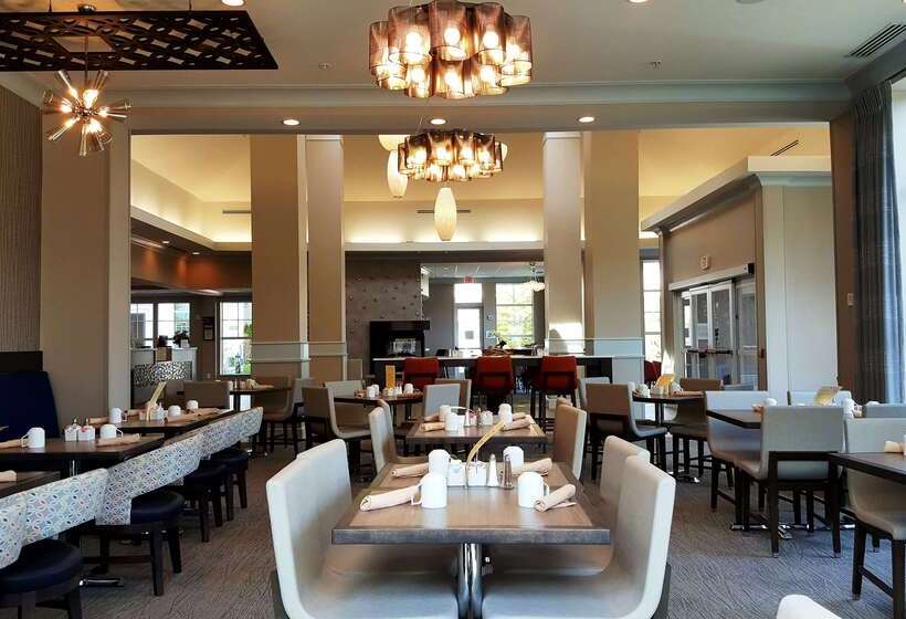 בית מלון כפרי Hilton Garden Inn Freeport Downtown