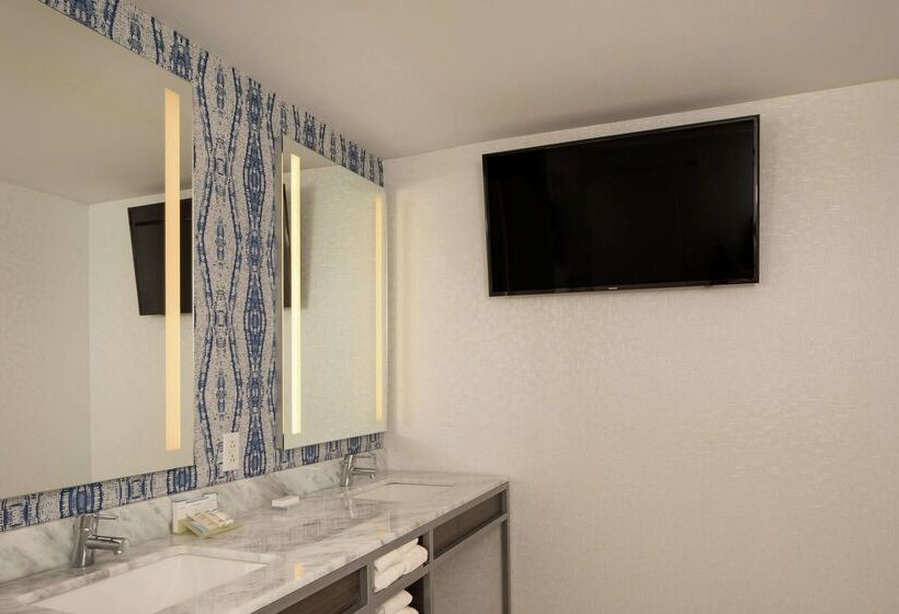 בית מלון כפרי Hilton Garden Inn Freeport Downtown