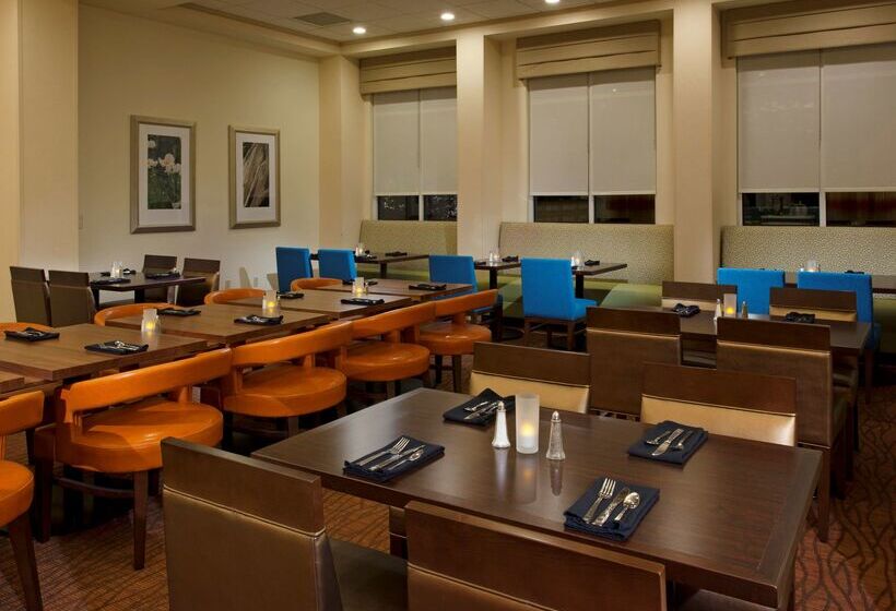 هتل Hilton Garden Inn Gainesville