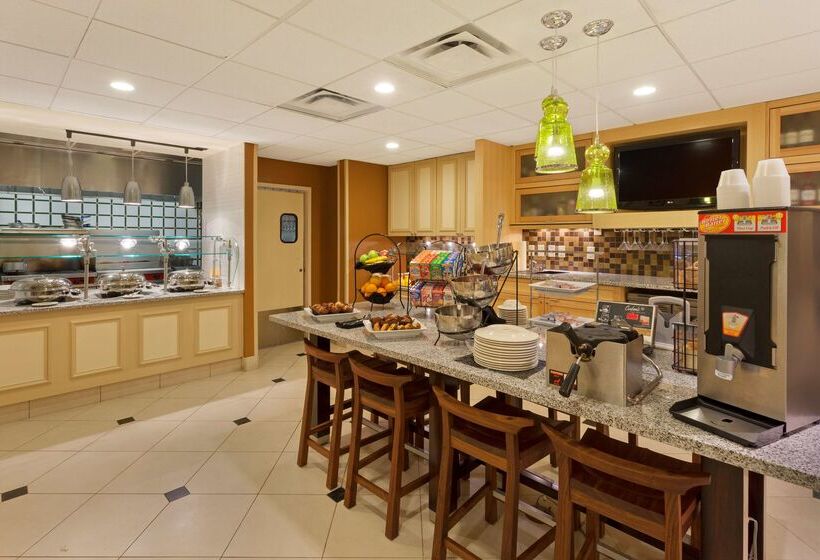 هتل Hilton Garden Inn Gainesville