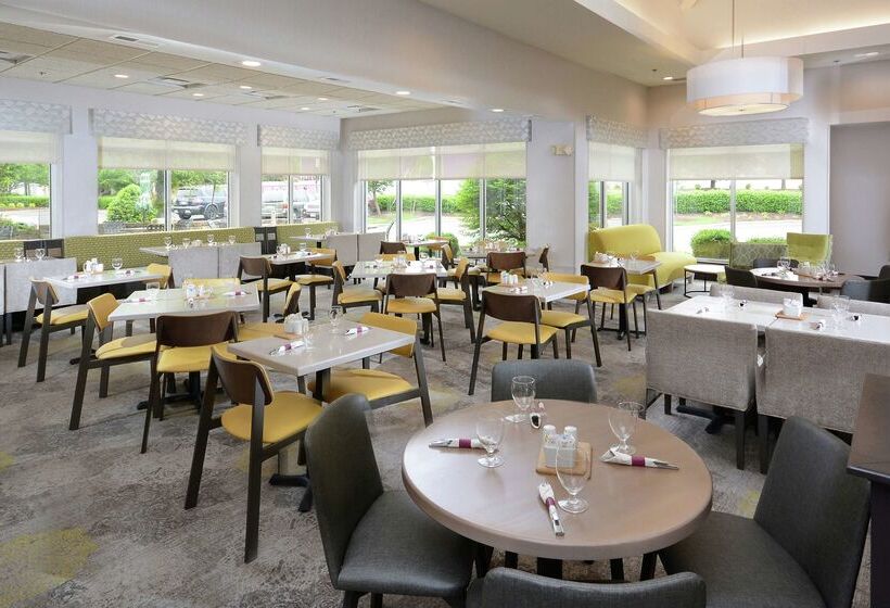 هتل Hilton Garden Inn Greensboro