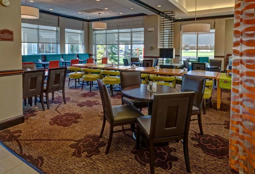 هتل Hilton Garden Inn Indianapolis Northeast Fishers