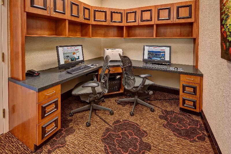 هتل Hilton Garden Inn Indianapolis Northeast/fishers