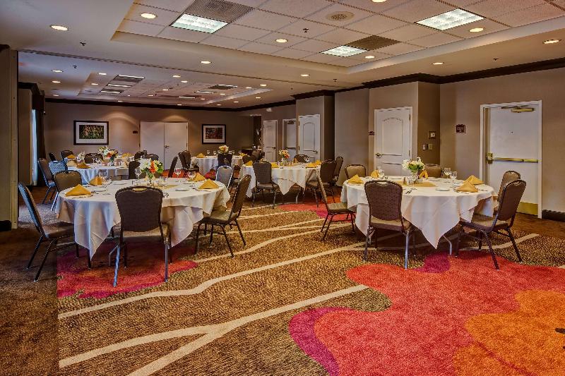 هتل Hilton Garden Inn Indianapolis Northeast/fishers