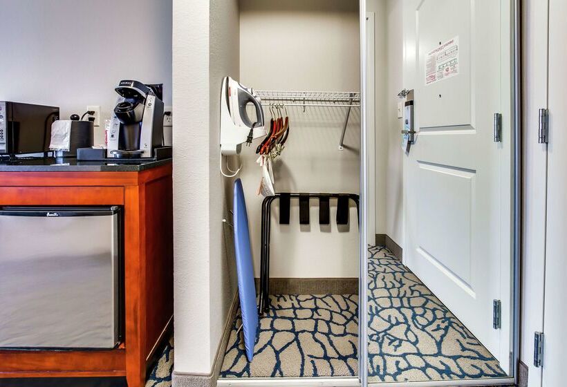 هتل Hilton Garden Inn Louisville/northeast