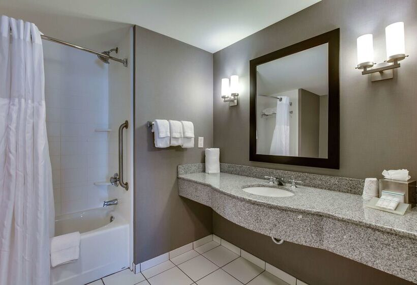 هتل Hilton Garden Inn Louisville/northeast