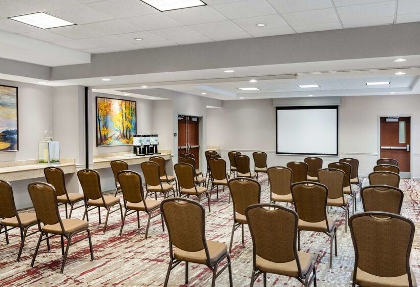 هتل Hilton Garden Inn Montgomery East