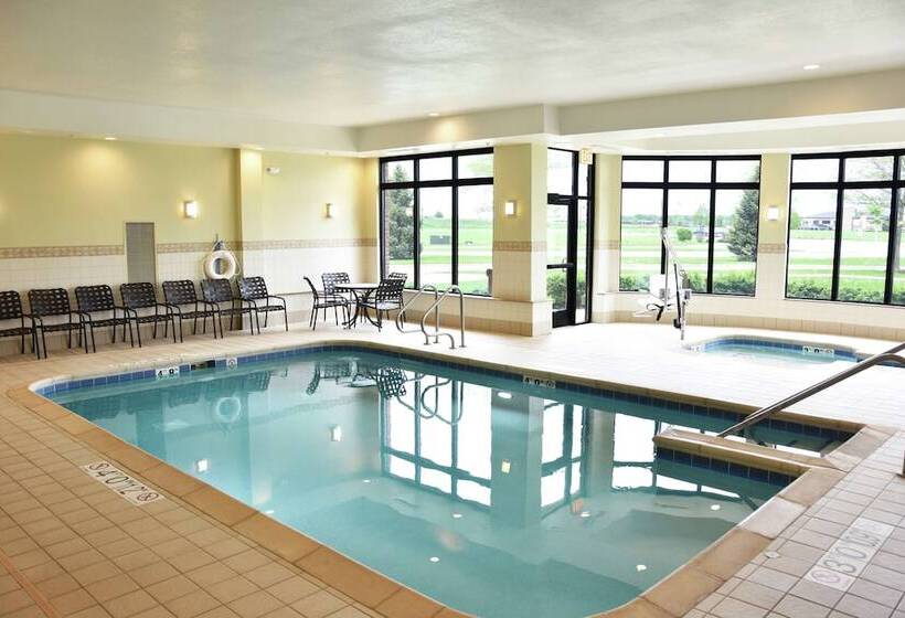 Отель Hilton Garden Inn Oconomowoc