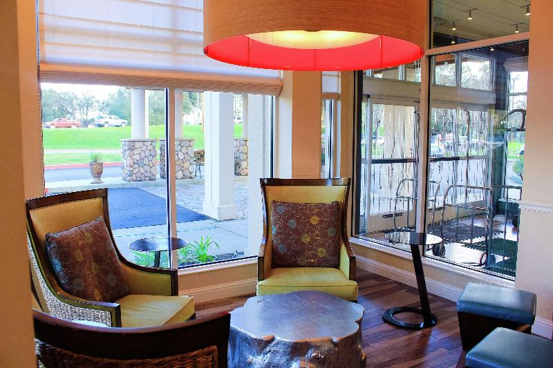 فندق Hilton Garden Inn Redding